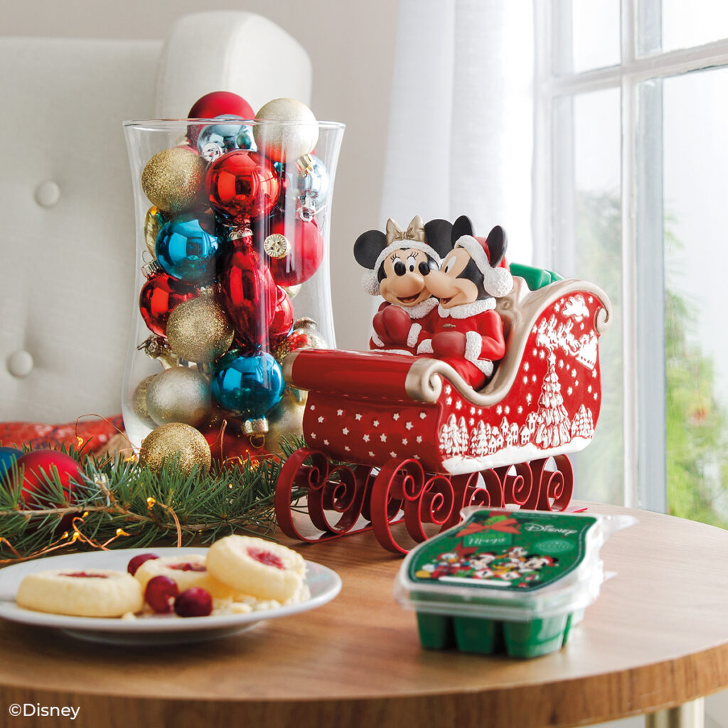 Christmas with Disney Mickey Mouse and Minnie Mouse – Scentsy Warmer + Disney Season of Magic – Scentsy Bar