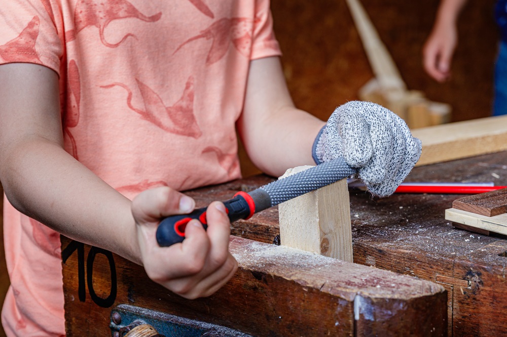 Houtbewerking met kinderen 8 Houtbewerking met kinderen - De Lerende Wolf