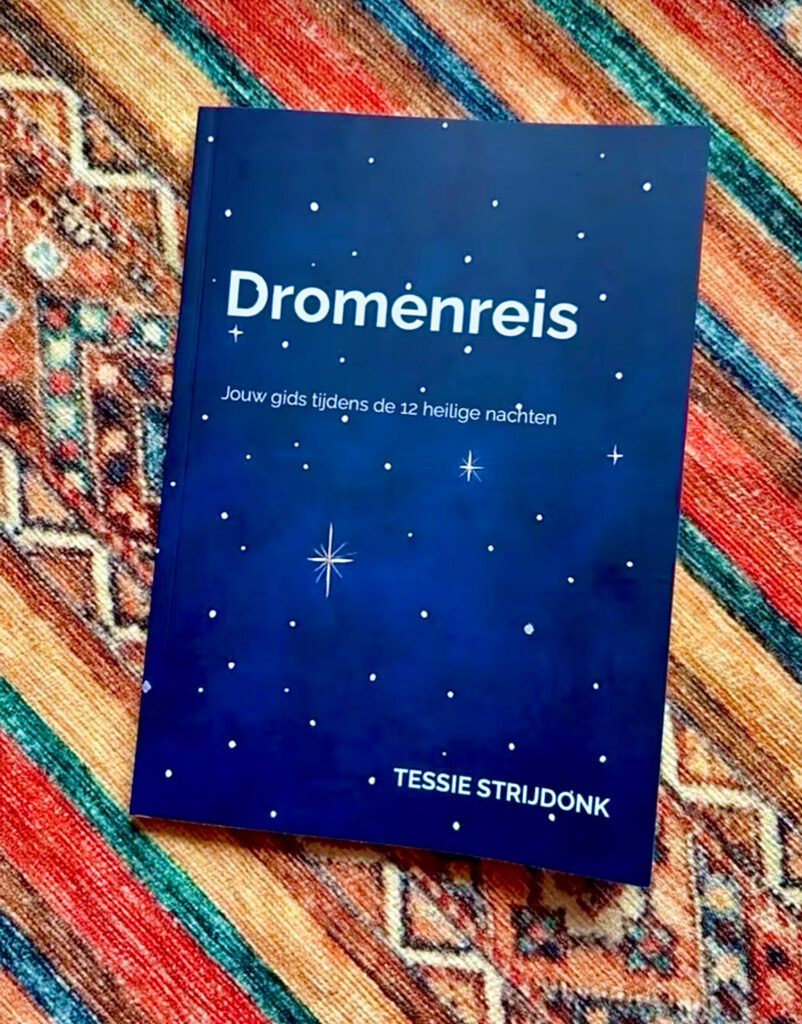 In gesprek met Tessie (de Vrije Juf) over de Heilige Nachten en haar Dromenreis gids (incl. WIN!)